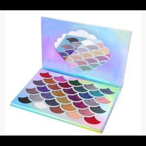 🎀Cleof Mermaid Glitter Eyeshadow🎀